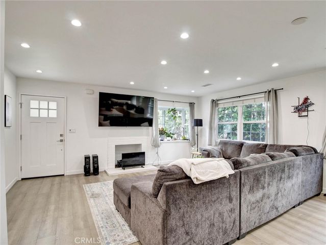 2957 Midvale, Los Angeles, CA 90064