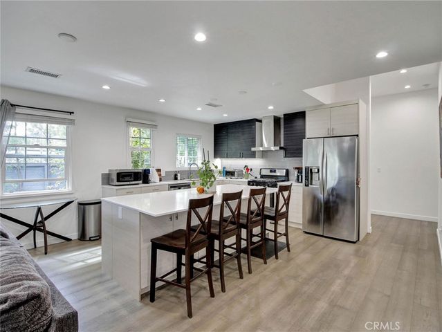 2957 Midvale, Los Angeles, CA 90064