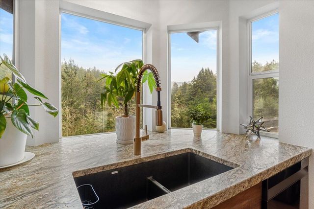 4391 Woodcock Court, Fortuna, CA 95540