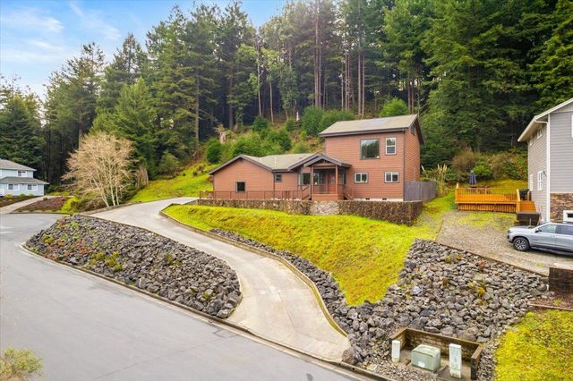 4391 Woodcock Court, Fortuna, CA 95540