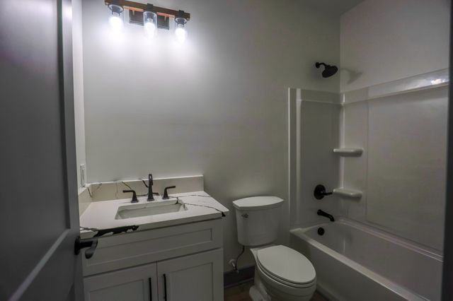 205 W Minnie Ave, Monterey, TN 38574