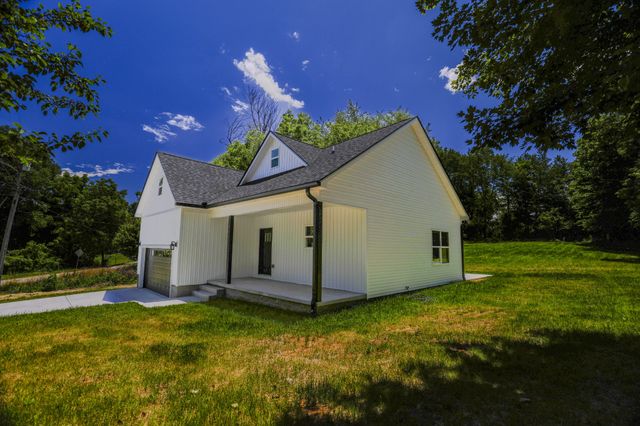 205 W Minnie Ave, Monterey, TN 38574
