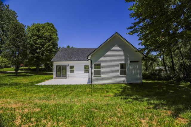205 W Minnie Ave, Monterey, TN 38574
