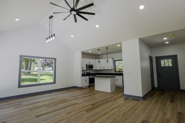 205 W Minnie Ave, Monterey, TN 38574