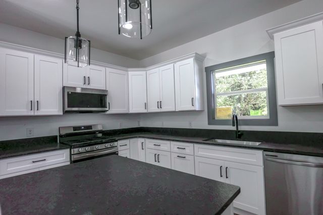 205 W Minnie Ave, Monterey, TN 38574