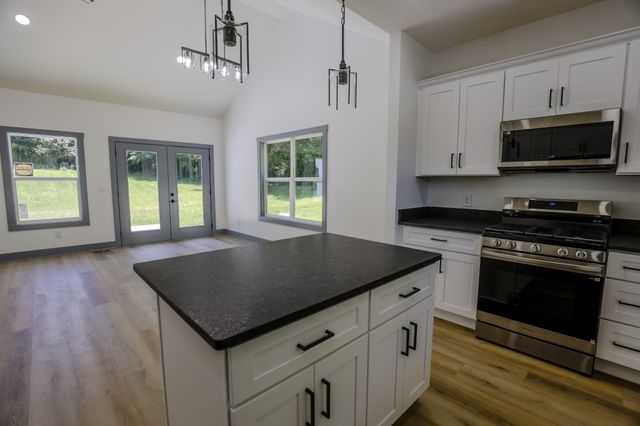 205 W Minnie Ave, Monterey, TN 38574