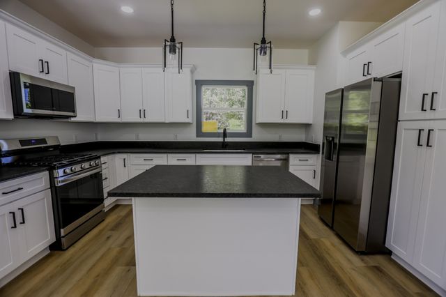 205 W Minnie Ave, Monterey, TN 38574