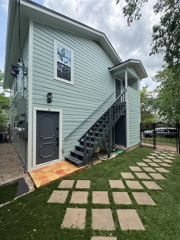 1604 W. 40th ST b, Austin, TX 78756