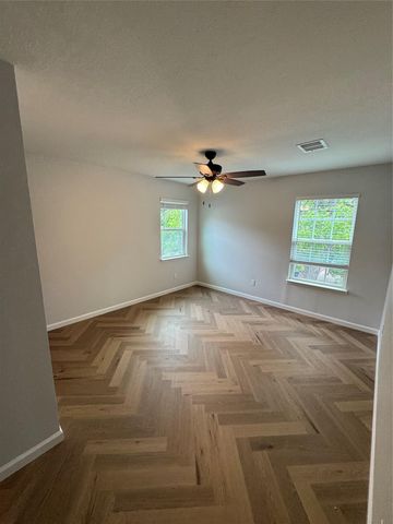 1604 W. 40th ST b, Austin, TX 78756
