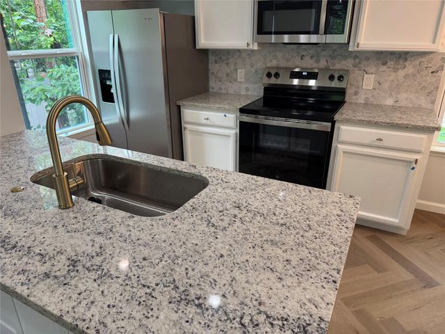 1604 W. 40th ST b, Austin, TX 78756