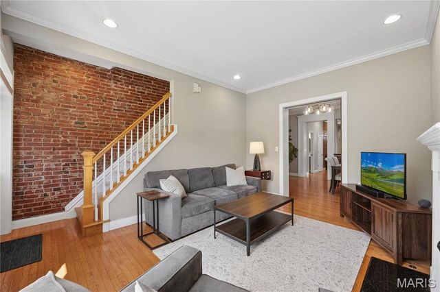 4111 Hartford Street, St Louis, MO 63116