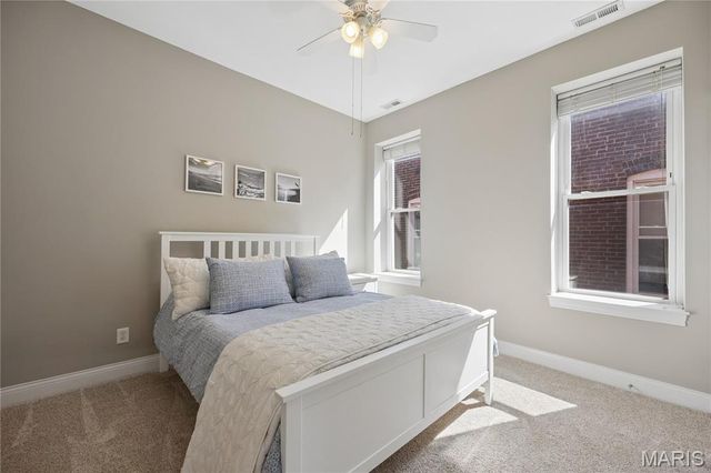 4111 Hartford Street, St Louis, MO 63116