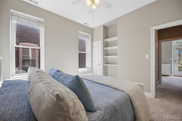 4111 Hartford Street, St Louis, MO 63116