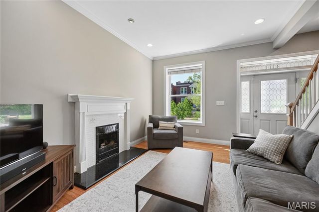 4111 Hartford Street, St Louis, MO 63116