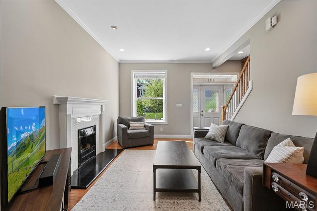 4111 Hartford Street, St Louis, MO 63116