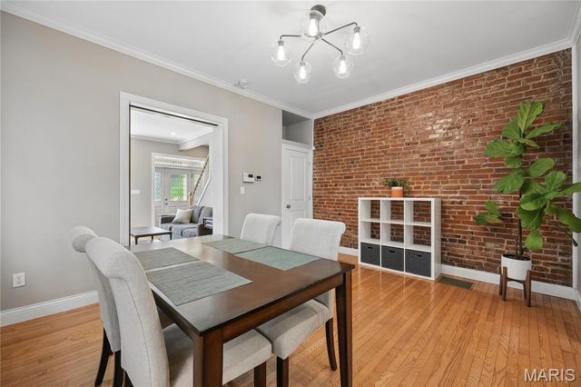 4111 Hartford Street, St Louis, MO 63116