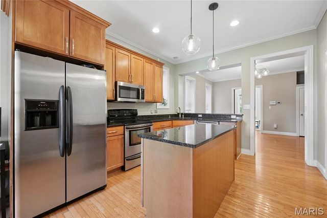 4111 Hartford Street, St Louis, MO 63116