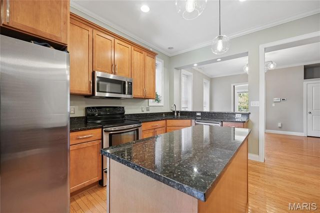 4111 Hartford Street, St Louis, MO 63116