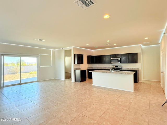 1075 W AVALON CANYON Drive, Casa Grande, AZ 85122
