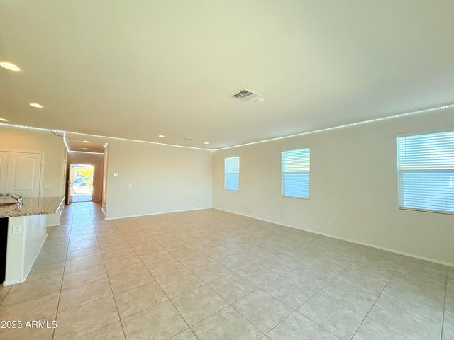 1075 W AVALON CANYON Drive, Casa Grande, AZ 85122
