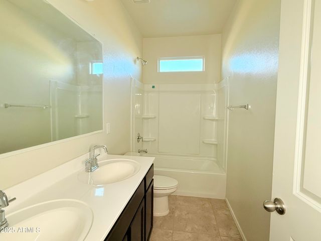 1075 W AVALON CANYON Drive, Casa Grande, AZ 85122