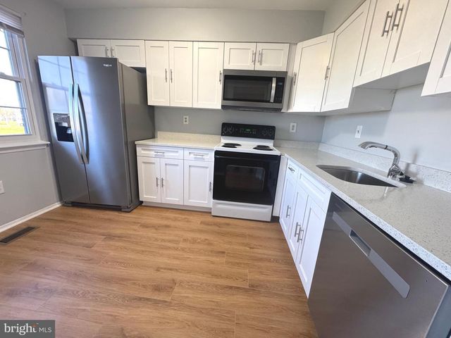 17 HOLLAND HILL, Catonsville, MD 21228