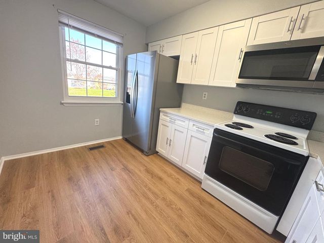 17 HOLLAND HILL, Catonsville, MD 21228