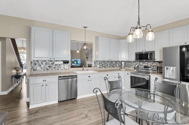 4544 Snowy Meadow Drive, Grove City, OH 43123