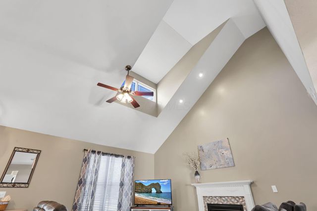 4544 Snowy Meadow Drive, Grove City, OH 43123