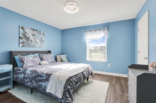 4544 Snowy Meadow Drive, Grove City, OH 43123