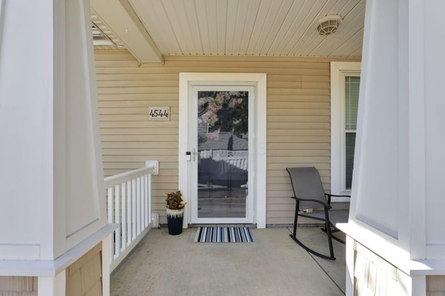 4544 Snowy Meadow Drive, Grove City, OH 43123