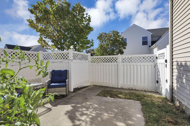4544 Snowy Meadow Drive, Grove City, OH 43123
