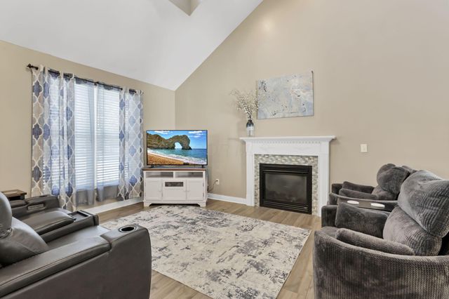 4544 Snowy Meadow Drive, Grove City, OH 43123