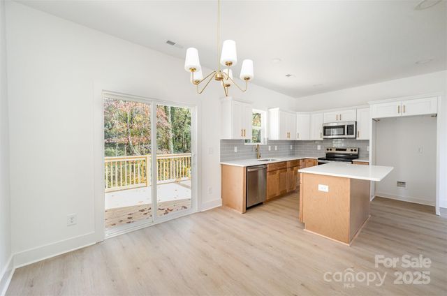 606 6th Street Court NW, Hickory, NC 28613