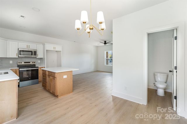 606 6th Street Court NW, Hickory, NC 28613