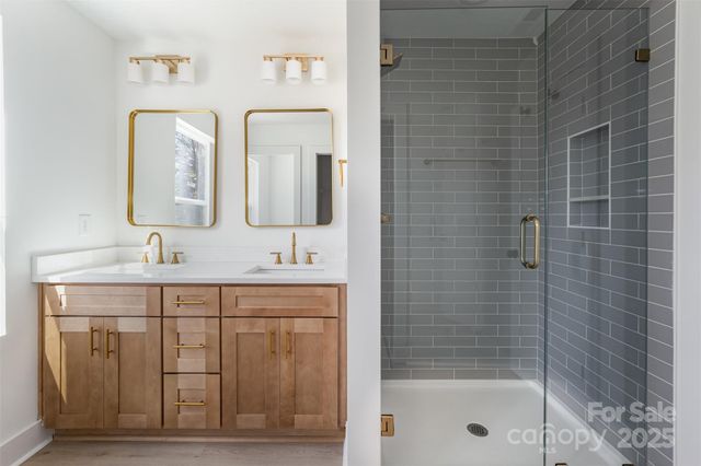 606 6th Street Court NW, Hickory, NC 28613