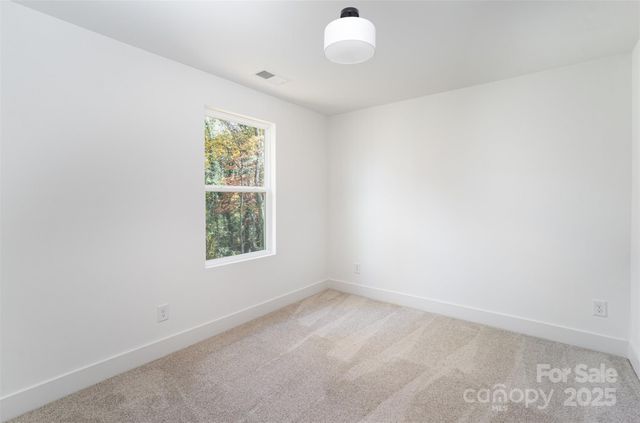 606 6th Street Court NW, Hickory, NC 28613