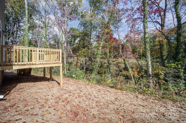 606 6th Street Court NW, Hickory, NC 28613