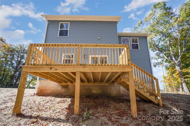 606 6th Street Court NW, Hickory, NC 28613