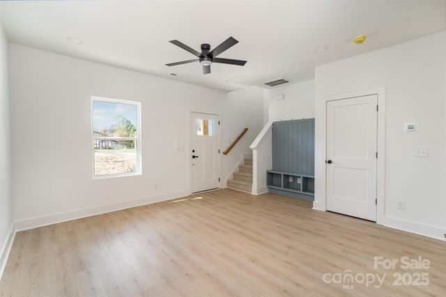 606 6th Street Court NW, Hickory, NC 28613