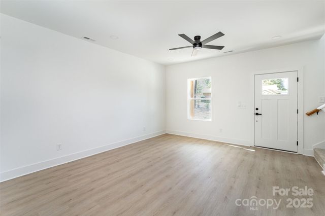 606 6th Street Court NW, Hickory, NC 28613