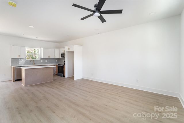 606 6th Street Court NW, Hickory, NC 28613