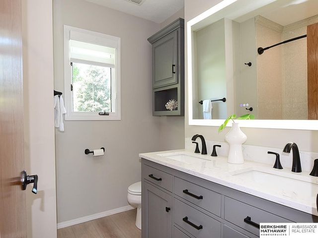 1620 S 179th Avenue, Omaha, NE 68130