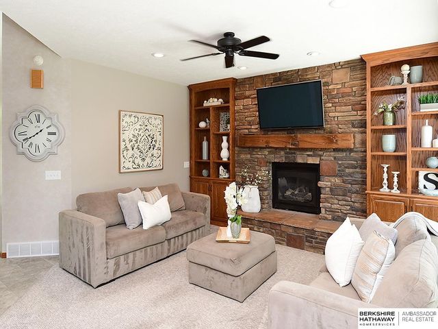 1620 S 179th Avenue, Omaha, NE 68130