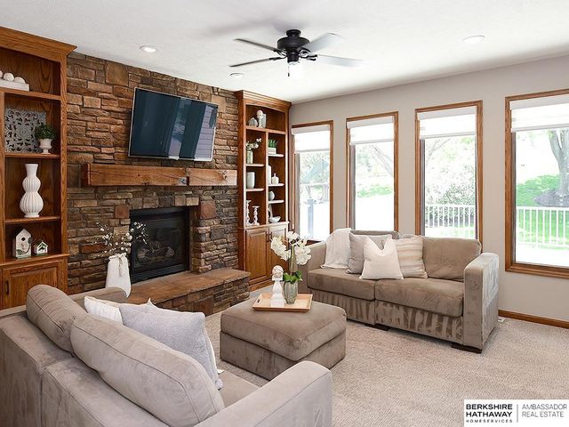1620 S 179th Avenue, Omaha, NE 68130