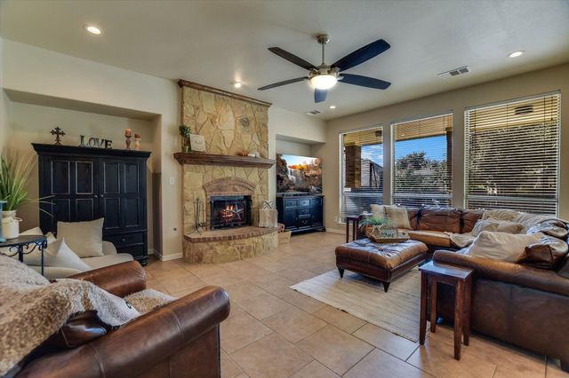 813 Folsom CV, Round Rock, TX 78681