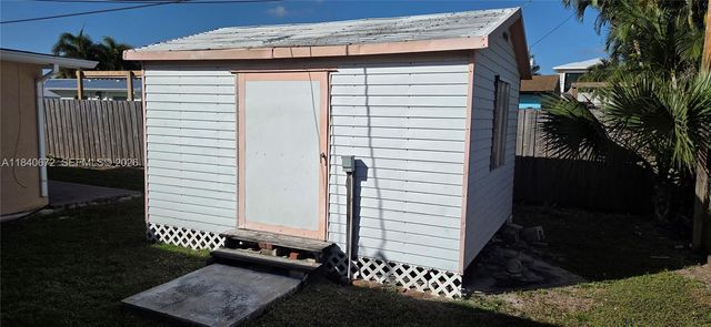 2359 N Wallen Dr, Palm Beach Gardens, FL 33410