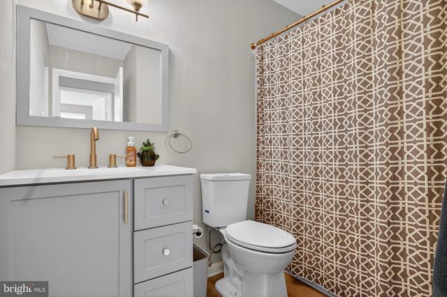 3037 HARBOUR DR, Palmyra, NJ 08065