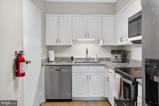 3037 HARBOUR DR, Palmyra, NJ 08065