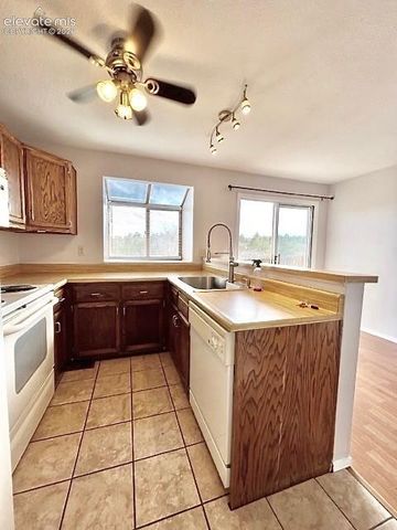 6712 Mountain Top Lane, Colorado Springs, CO 80919